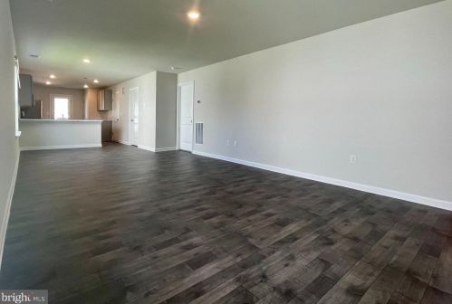 8 Wilbur St, Slaughter Beach, DE 19963-2224