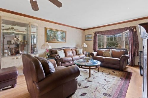 360 Wood St, Mahopac NY  10541-5205 exterior