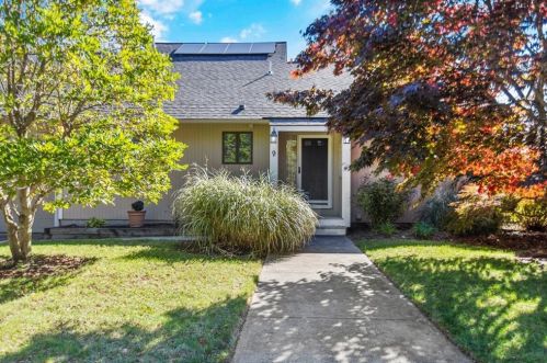 9 Noto Dr, North Providence RI  02904-2905 exterior