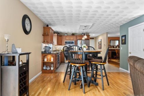 371 Fox Rd, Putnam CT  06260-2732 exterior