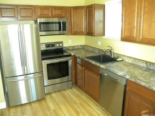 16 Prospect Ave, Middletown NY 10940-4117 exterior