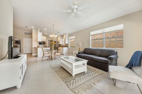 7718 Pine Island Way, West Palm Beach FL  33411-5802 exterior