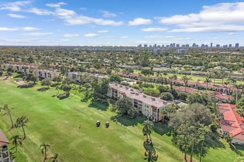 1087 Forest Lakes Dr, Naples FL  34105-2297 exterior