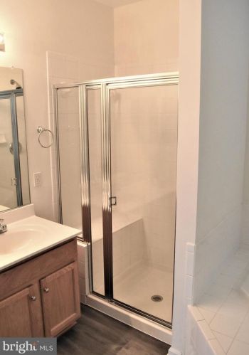 6807 Sabbarton Pl, Gainesville VA  20155-6226 exterior