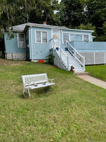 160 Meridian St, Groton, CT 06340-4011