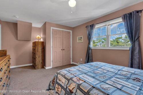 316 Sunset Dr, Pelican Island NJ  08751-2225 exterior