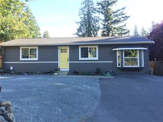 4320 Lakewood Rd, Camano Island, WA 98292-6009