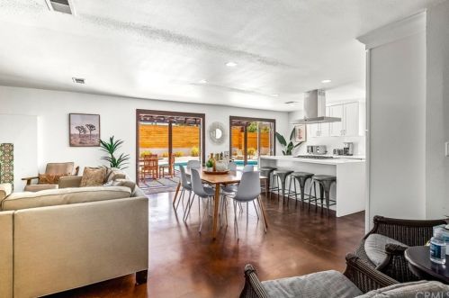 46500 Cameo Palms Dr, La Quinta CA  92253-2016 exterior