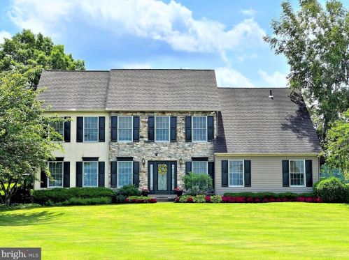 5736 Township Line Rd, Pipersville, PA 18947-1032