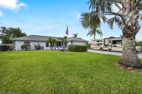 305 Lincoln Ave, Lehigh Acres, FL 33936-1440