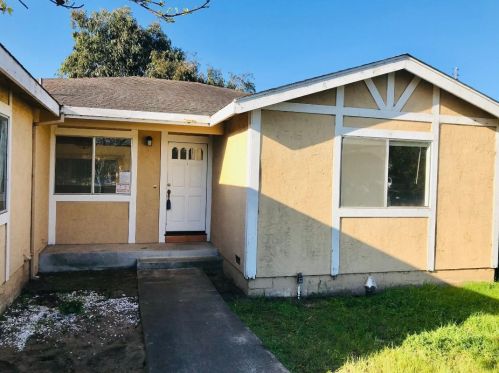 322 Hillcrest Ave, Marina, CA 93933-3536