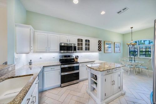6643 Castlelawn Pl, Naples, FL 34113-1614