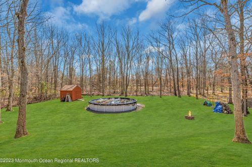 57 Thompson Bridge Rd, Jackson Twp NJ  08527-4623 exterior