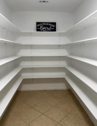 780 New Bridge Dr, Uhland TX  78640-5542 exterior