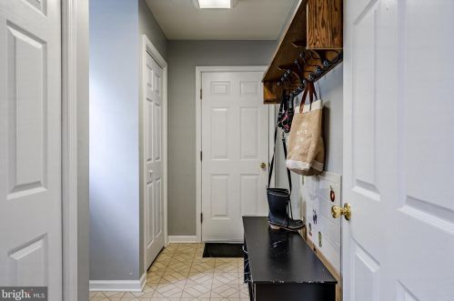 1048 Ryans Run, Boothwyn PA  19060-4411 exterior