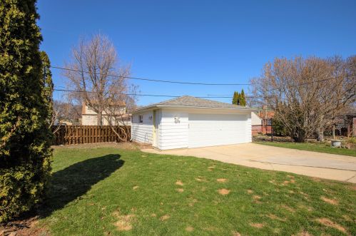 1302 Tripoli Ave, Milwaukee WI 53207-4030 exterior