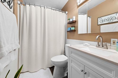 275 Carleton Dr, Ukiah CA  95482-3821 exterior