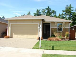 8328 Vashon Dr, Olympia, WA 98516-1366