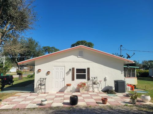264 Todd Ave, Fort Pierce FL  34983-3137 exterior