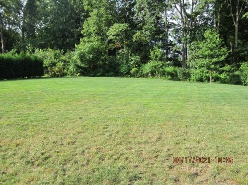 48 Jones Rd, Wallingford CT  06492-4325 exterior