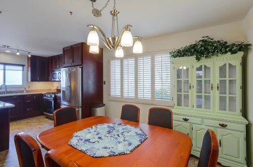 271 Goodwin Dr, San Bruno CA  94066-1660 exterior