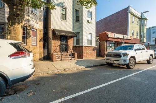 186 Chelsea St, Boston MA  02129-0020 exterior