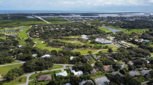 3085 10th Ct, Vero Beach, FL 32960-4908