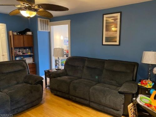 798 Old Lake Ave, Rahway NJ  07065-2623 exterior