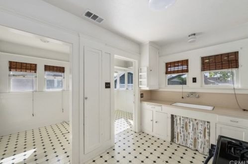 362 Shaffer St, Orange CA 92866-1113 exterior