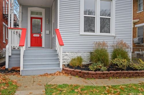 3207 Hackberry St, Cincinnati, OH 45207-1819
