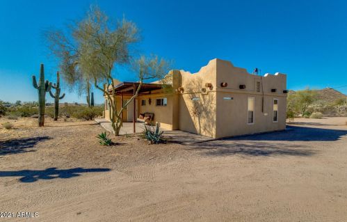10145 Jensen St, Mesa, AZ 85207-3635