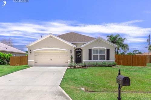 2941 Bright St, Fort Pierce, FL 34953-3250