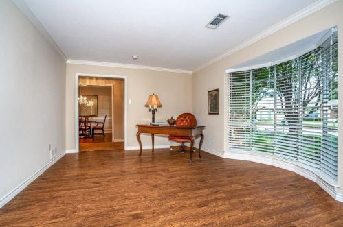 7636 Dentcrest Dr, Dallas TX  75254-8026 exterior