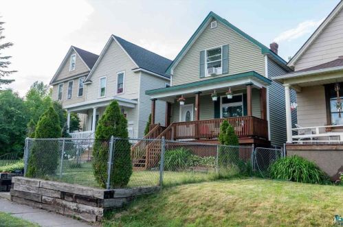 2817 Wicklow St, Duluth MN  55806-1415 exterior