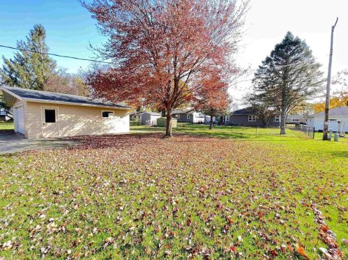 121 Church St, Fall River, WI 53932-9718