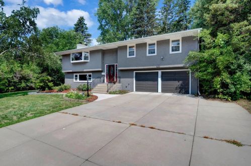4840 Bassett Creek Dr, Minneapolis, MN 55422-4170