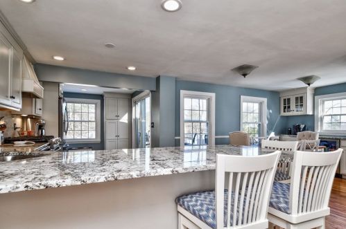 11 Macarthur Rd, Natick MA 01760-2937 exterior