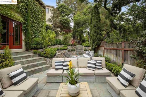 1 Downey Pl, Oakland CA  94610-1809 exterior