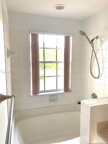 18010 11th Ct, Hollywood FL  33029-4408 exterior