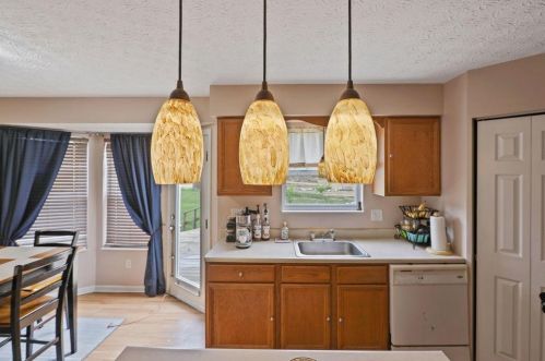 438 Wagon Ave, Pataskala OH  43062-8060 exterior