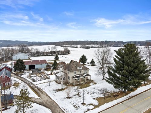 5240 Elmwood Rd, Colgate, WI 53017-9711