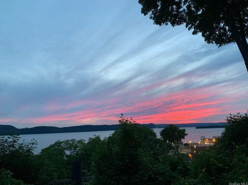 58 Hudson Point Ln, Crotonville NY  10562-5942 exterior