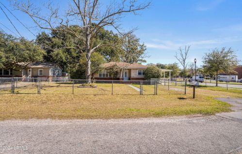 1503 Palmetto Dr, Beaufort, SC 29902-3768