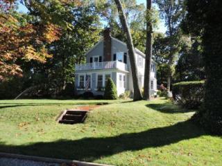 546 Manatuck Blvd, Brightwaters, NY 11718-1022