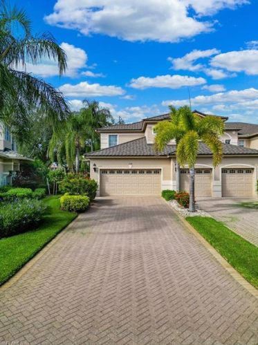 758 Regency Reserve Cir, Naples, FL 34119-2370
