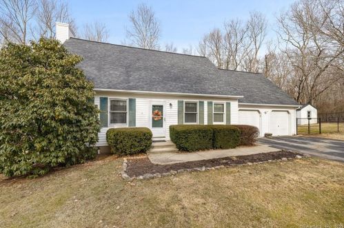 88 Carli Blvd, Colchester, CT 06415-1877