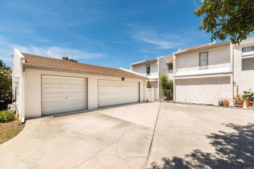 2434 Torrejon Pl, Carlsbad CA  92009-8033 exterior