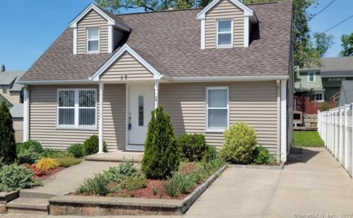17 Hallock St, Waterbury, CT 06706-2509