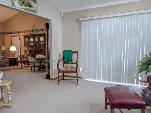 1771 Pinehurst Dr, Springfield OH 45502-7897 exterior