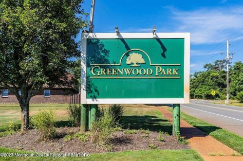 60 Greenwood Loop Rd, Bricktown NJ  08724-1254 exterior